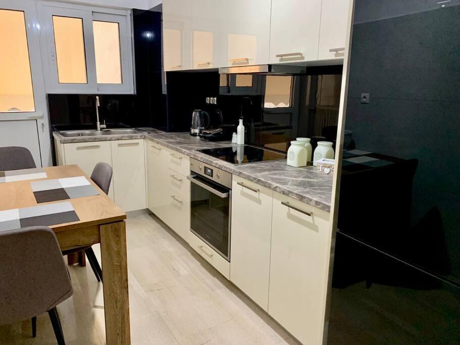Alexa'S Downtown Apartment Athen Eksteriør billede